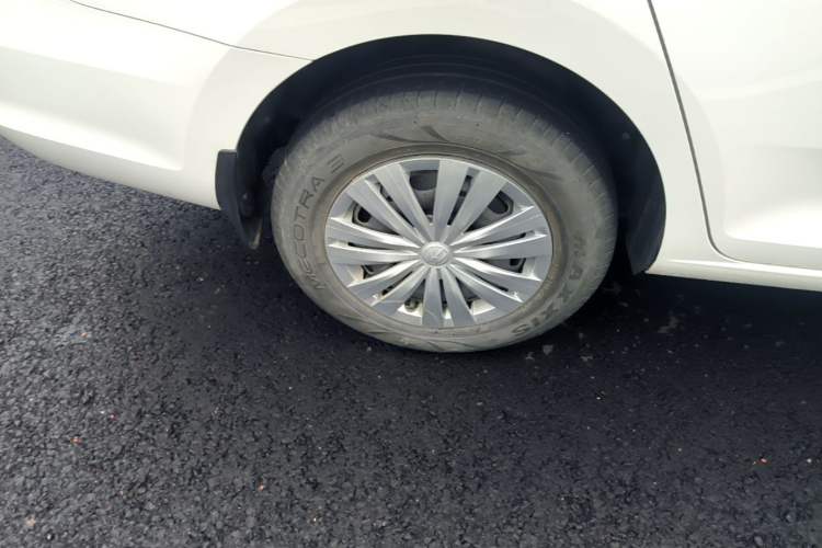 Used Volkswagen Santana 2021 1.5L Manual Fashion Edition Right Rear Wheel Hub