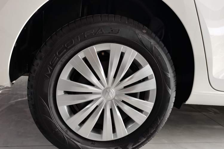 Used Volkswagen Santana 2021 1.5L Automatic Fashion Edition Right Rear Wheel Hub