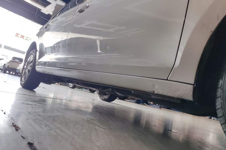 Used Volkswagen Santana 2021 1.5L Automatic Fashion Edition Right Side Sill