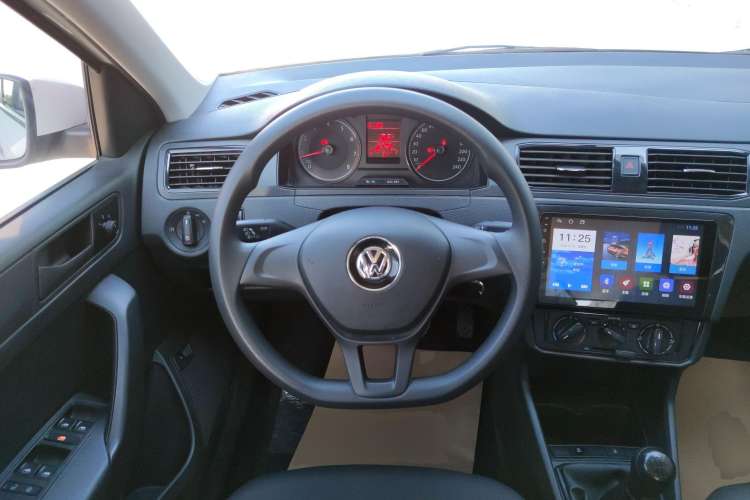 Used Volkswagen Santana 2021 1.5L Manual Fashion Edition Steering Wheel