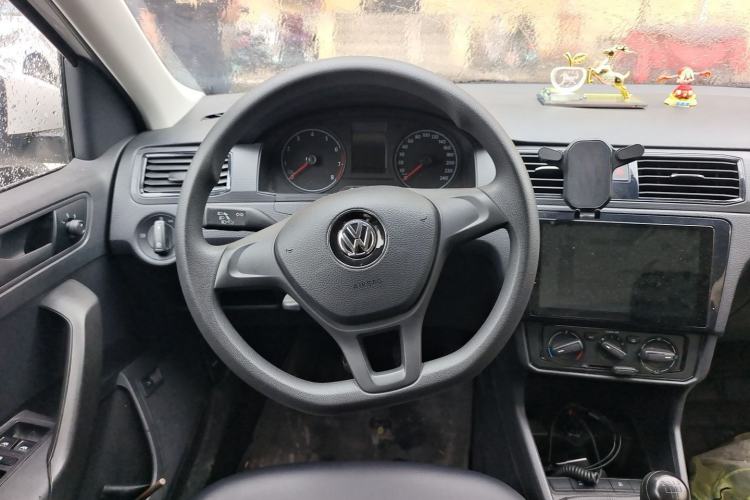 Used Volkswagen Santana 2021 1.5L Manual Fashion Edition Steering Wheel