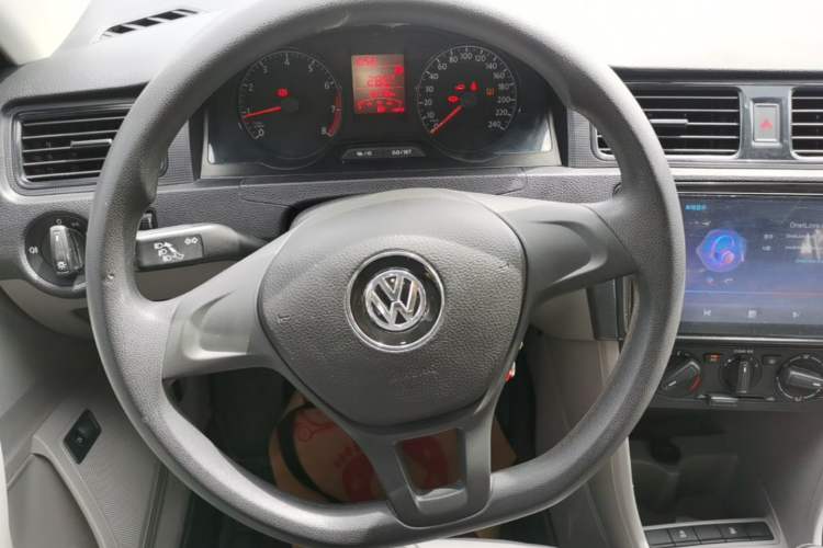 Used Volkswagen Santana 2021 1.5L Manual Fashion Edition Steering Wheel