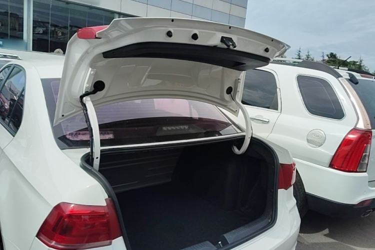 Used Volkswagen Santana 2021 1.5L Automatic Fashion Edition Trunk