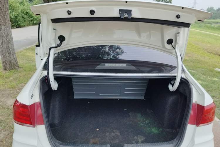 Used Volkswagen Santana 2021 1.5L Automatic Fashion Edition Trunk