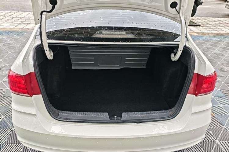 Used Volkswagen Santana 2021 1.5L Automatic Fashion Edition Trunk