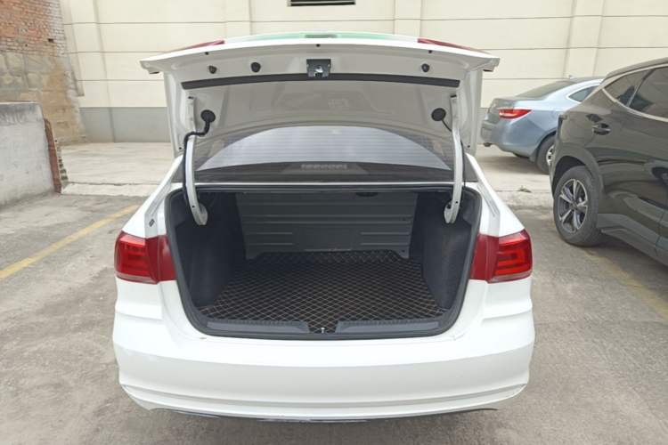 Used Volkswagen Santana 2021 1.5L Manual Fashion Edition Trunk