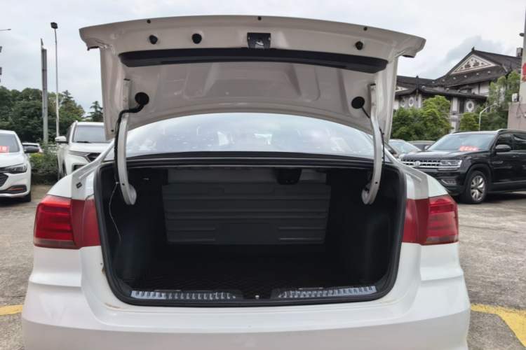 Used Volkswagen Santana 2021 1.5L Automatic Fashion Edition Trunk