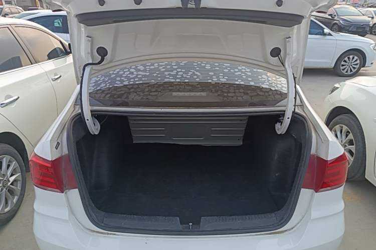 Used Volkswagen Santana 2021 1.5L Automatic Fashion Edition Trunk