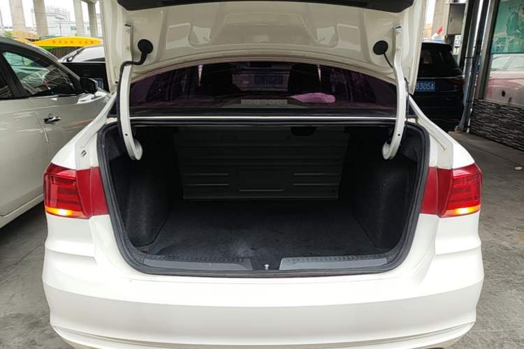 Used Volkswagen Santana 2021 1.5L Automatic Fashion Edition Trunk
