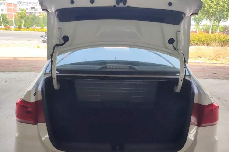 Used Volkswagen Santana 2021 1.5L Automatic Fashion Edition Trunk