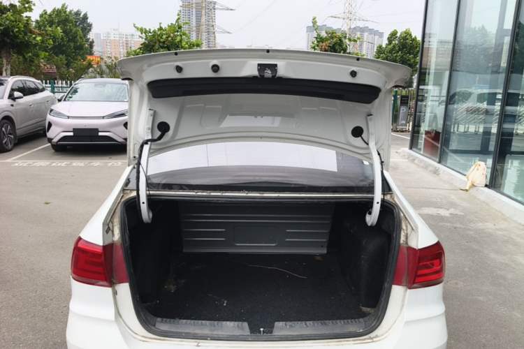 Used Volkswagen Santana 2021 1.5L Automatic Fashion Edition Trunk