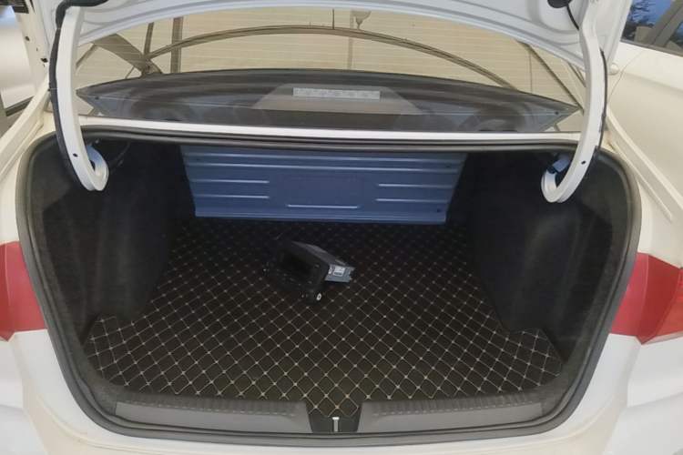 Used Volkswagen Santana 2021 1.5L Manual Fashion Edition Trunk