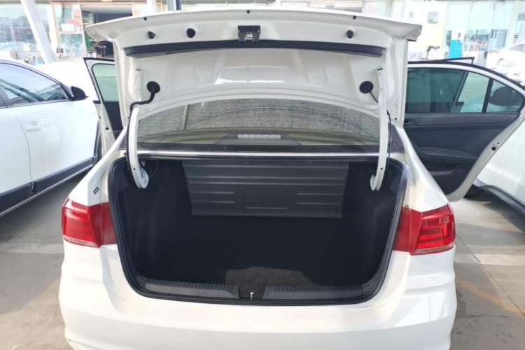 Used Volkswagen Santana 2021 1.5L Manual Fashion Edition Trunk