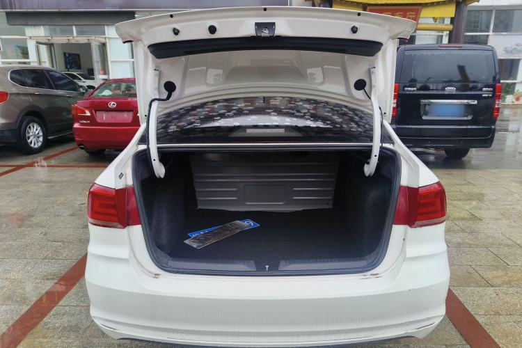Used Volkswagen Santana 2021 1.5L Automatic Fashion Edition Trunk