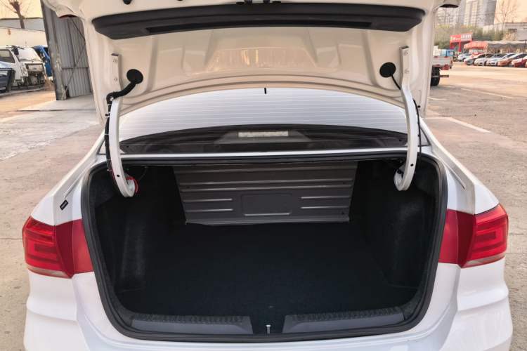 Used Volkswagen Santana 2021 1.5L Manual Fashion Edition Trunk