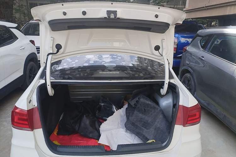 Used Volkswagen Santana 2021 1.5L Automatic Fashion Edition Trunk