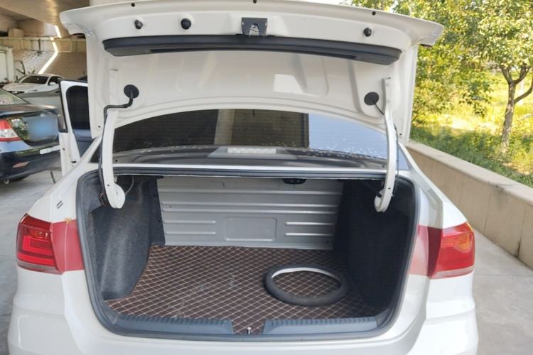 Used Volkswagen Santana 2021 1.5L Manual Fashion Edition Trunk