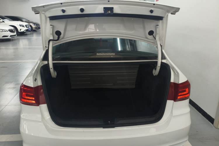 Used Volkswagen Santana 2021 1.5L Manual Fashion Edition Trunk
