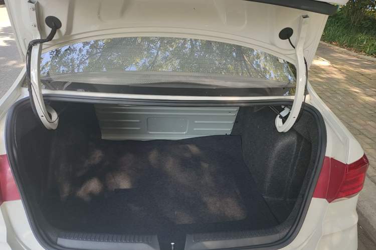 Used Volkswagen Santana 2021 1.5L Automatic Fashion Edition Trunk