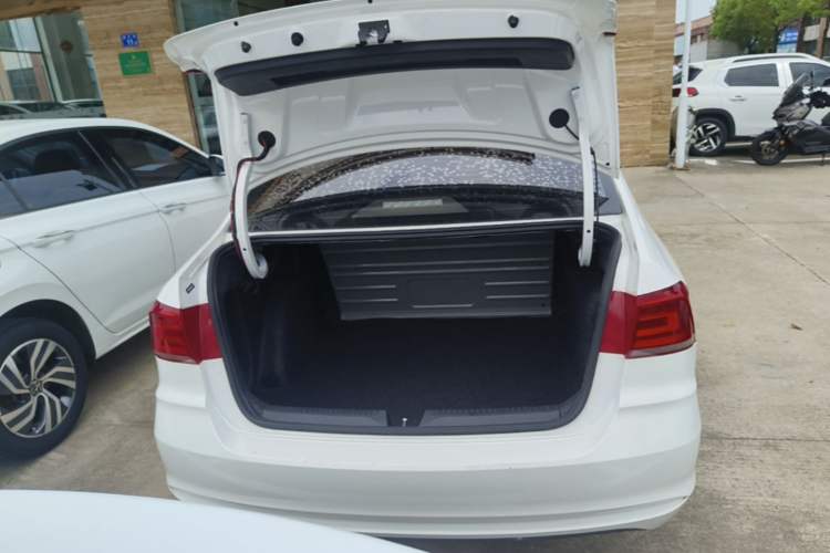 Used Volkswagen Santana 2021 1.5L Automatic Fashion Edition Trunk