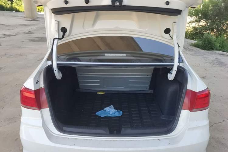 Used Volkswagen Santana 2021 1.5L Manual Fashion Edition Trunk