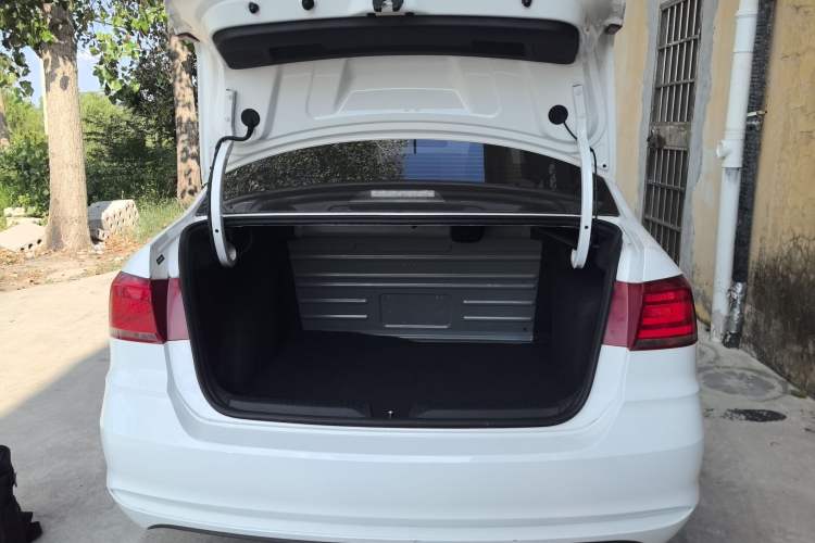 Used Volkswagen Santana 2021 1.5L Automatic Fashion Edition Trunk