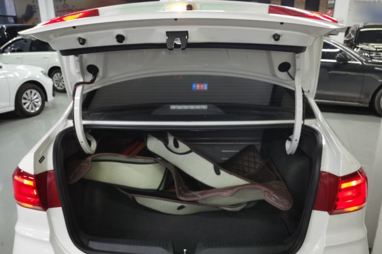Used Volkswagen Santana 2021 1.5L Automatic Fashion Edition Trunk