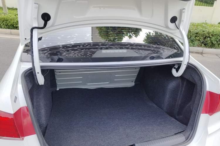 Used Volkswagen Santana 2021 1.5L Manual Fashion Edition Trunk