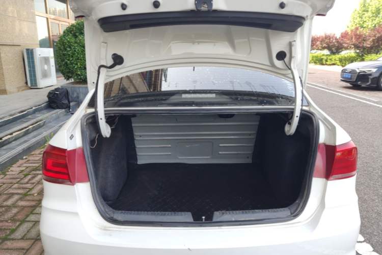 Used Volkswagen Santana 2021 1.5L Automatic Fashion Edition Trunk