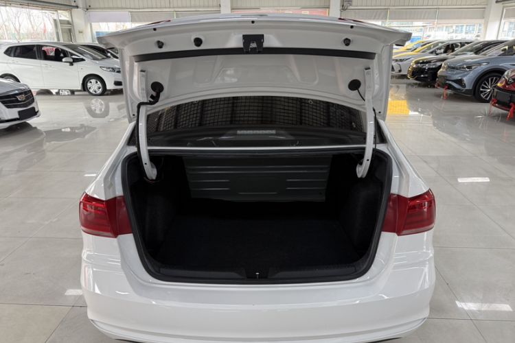 Used Volkswagen Santana 2021 1.5L Automatic Fashion Edition Trunk