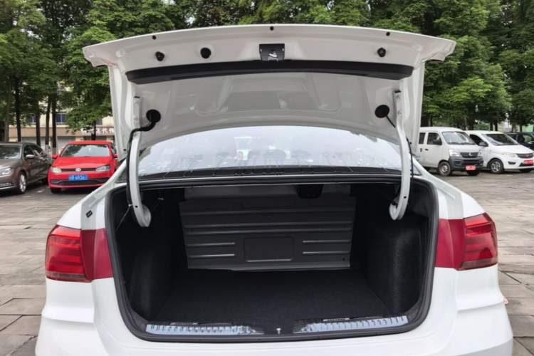 Used Volkswagen Santana 2021 1.5L Automatic Fashion Edition Trunk