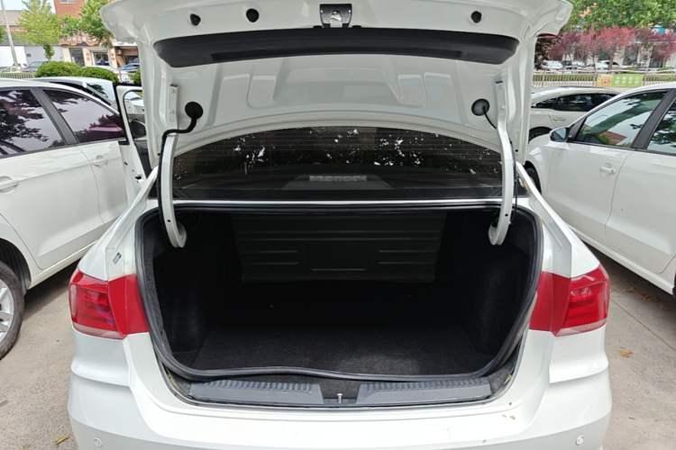 Used Volkswagen Santana 2021 1.5L Automatic Fashion Edition Trunk