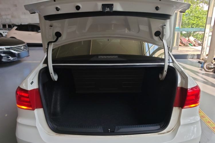 Used Volkswagen Santana 2021 1.5L Automatic Fashion Edition Trunk