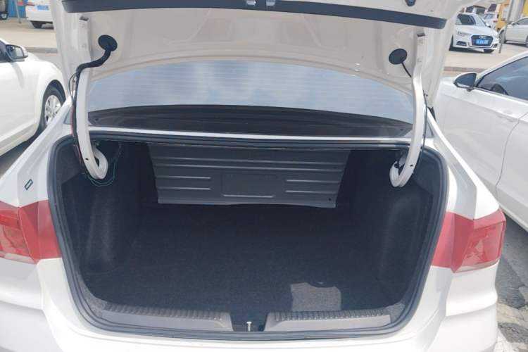Used Volkswagen Santana 2021 1.5L Manual Fashion Edition Trunk