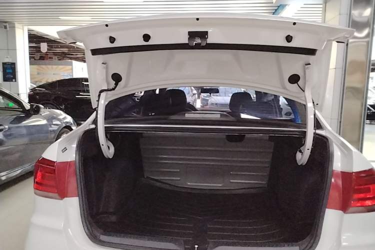 Used Volkswagen Santana 2021 1.5L Automatic Fashion Edition Trunk
