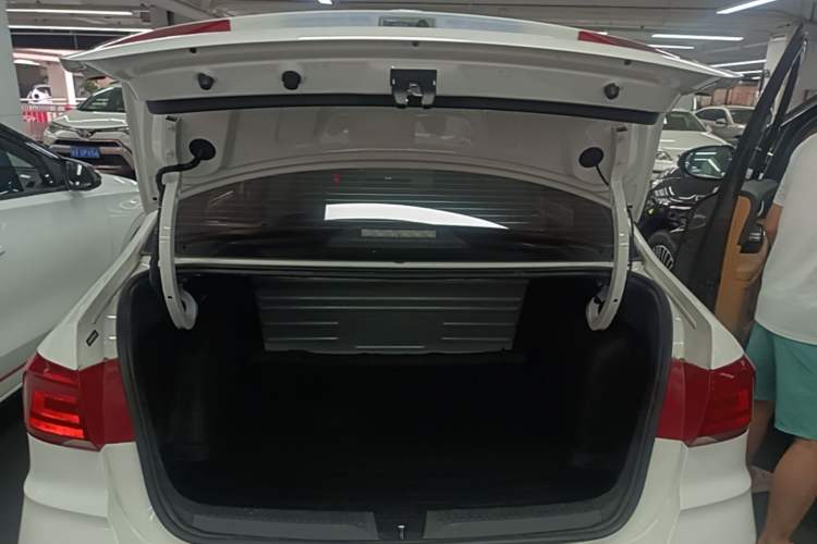 Used Volkswagen Santana 2021 1.5L Automatic Fashion Edition Trunk