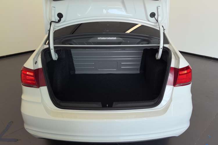Used Volkswagen Santana 2021 1.5L Automatic Fashion Edition Trunk