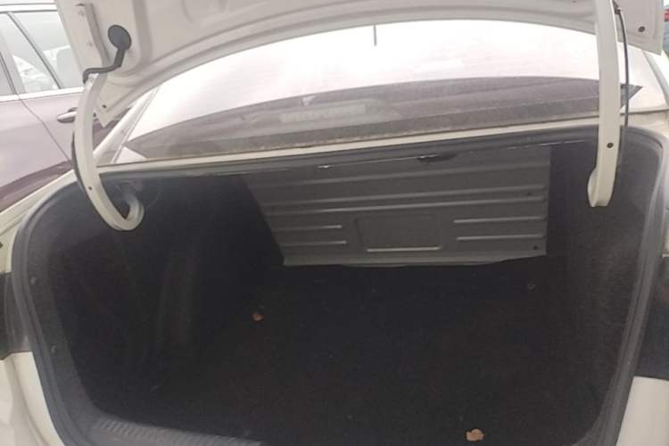 Used Volkswagen Santana 2021 1.5L Automatic Comfort Edition Trunk