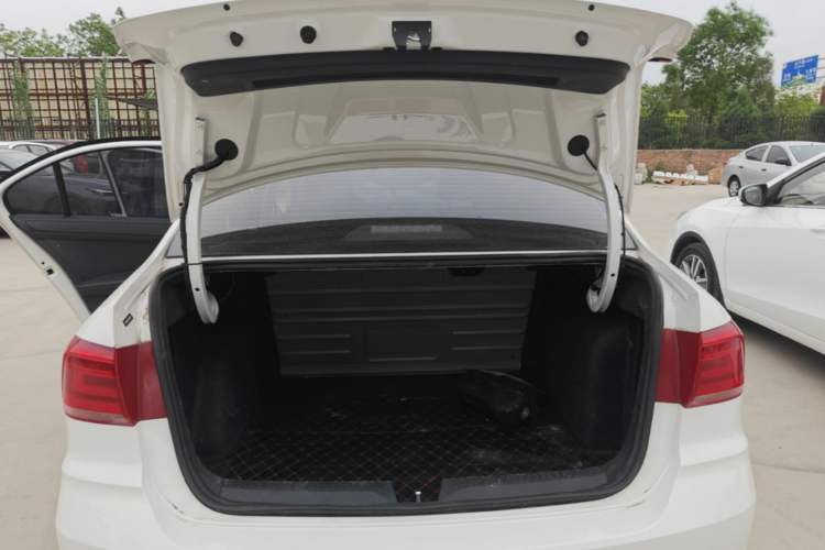 Used Volkswagen Santana 2021 1.5L Manual Fashion Edition Trunk