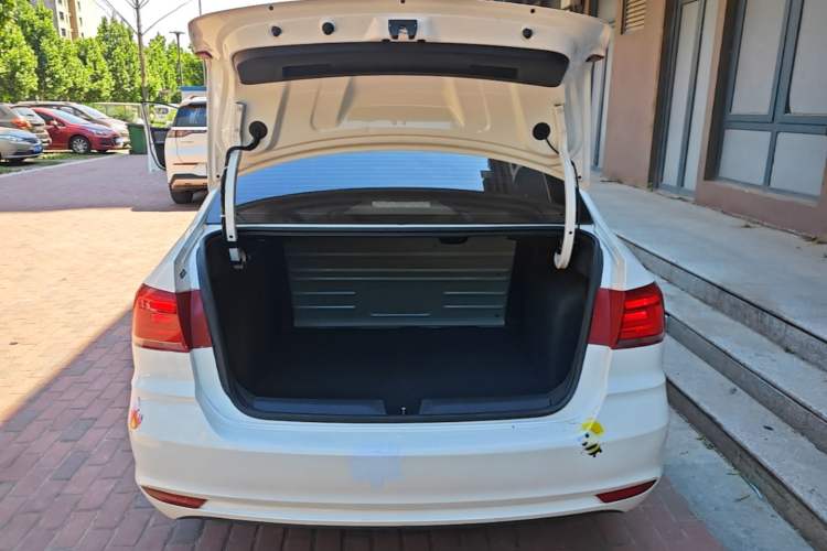 Used Volkswagen Santana 2021 1.5L Automatic Fashion Edition Trunk