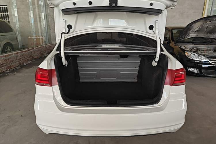 Used Volkswagen Santana 2021 1.5L Manual Fashion Edition Trunk