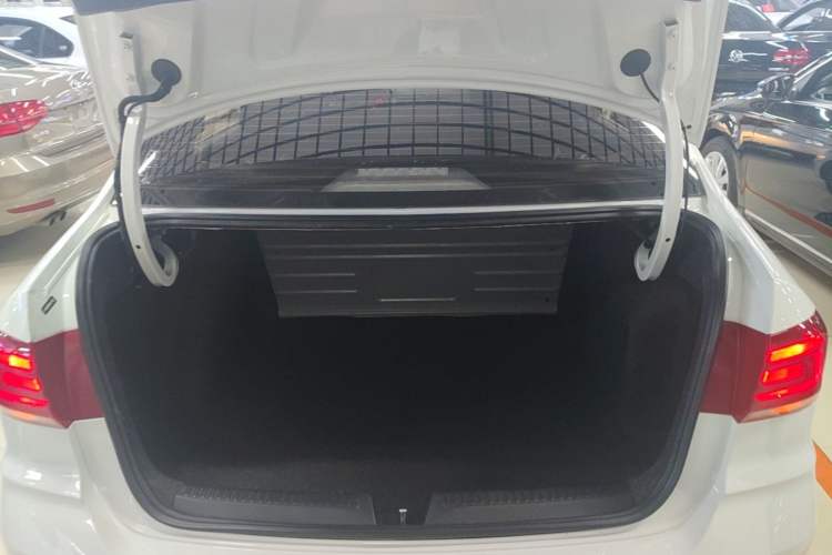 Used Volkswagen Santana 2021 1.5L Automatic Fashion Edition Trunk