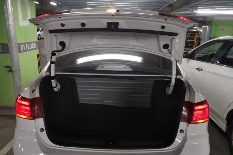 Used Volkswagen Santana 2021 1.5L Automatic Fashion Edition Trunk
