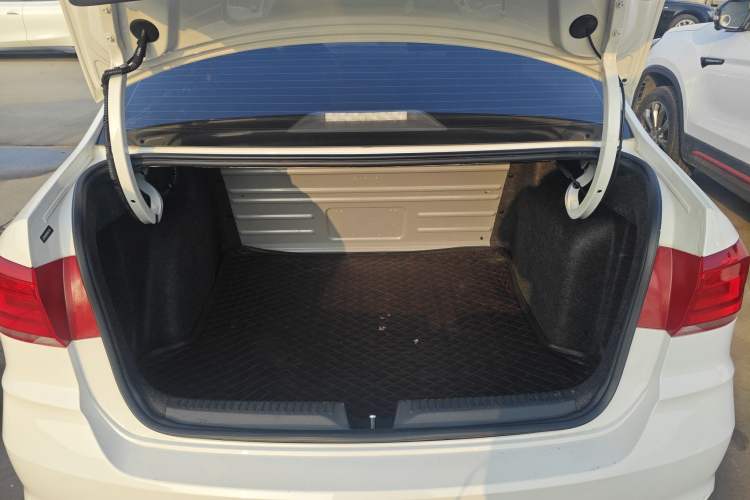 Used Volkswagen Santana 2021 1.5L Automatic Fashion Edition Trunk
