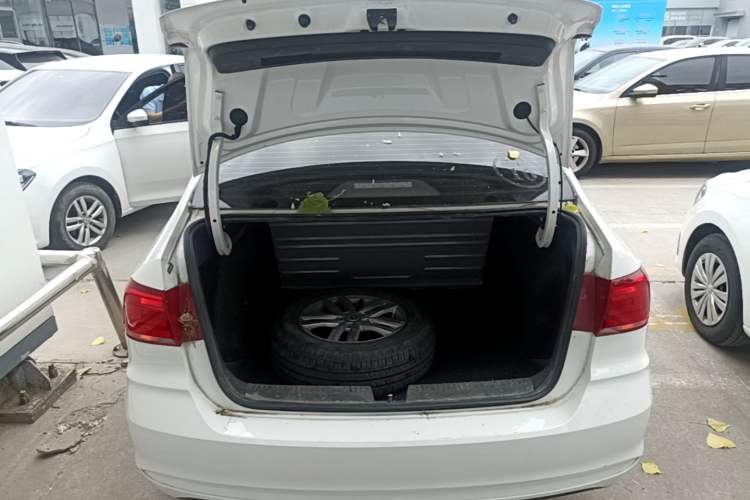 Used Volkswagen Santana 2021 1.5L Manual Fashion Edition Trunk