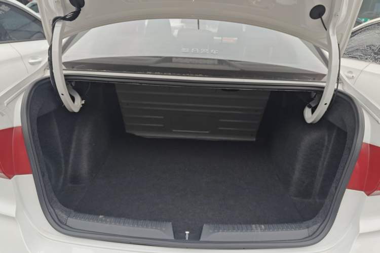Used Volkswagen Santana 2021 1.5L Manual Fashion Edition Trunk