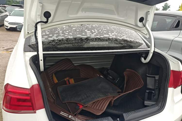 Used Volkswagen Santana 2021 1.5L Automatic Fashion Edition Trunk
