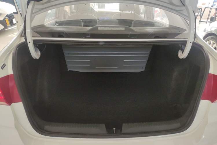 Used Volkswagen Santana 2021 1.5L Automatic Fashion Edition Trunk