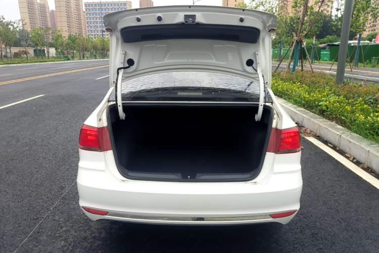Used Volkswagen Santana 2021 1.5L Manual Fashion Edition Trunk