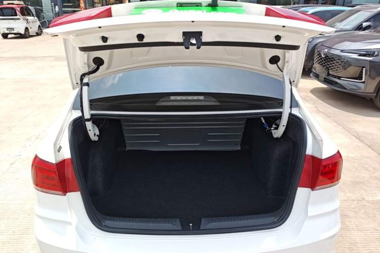 Used Volkswagen Santana 2021 1.5L Manual Fashion Edition Trunk